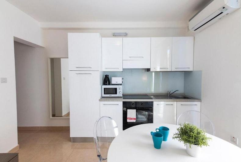 The Caves Apartments Saint Julian's Bagian luar foto
